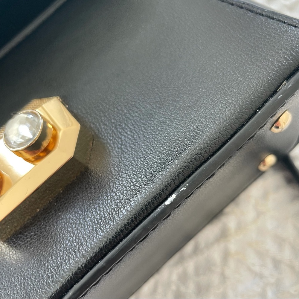Chic Leather Purse - Picture 10 of 10